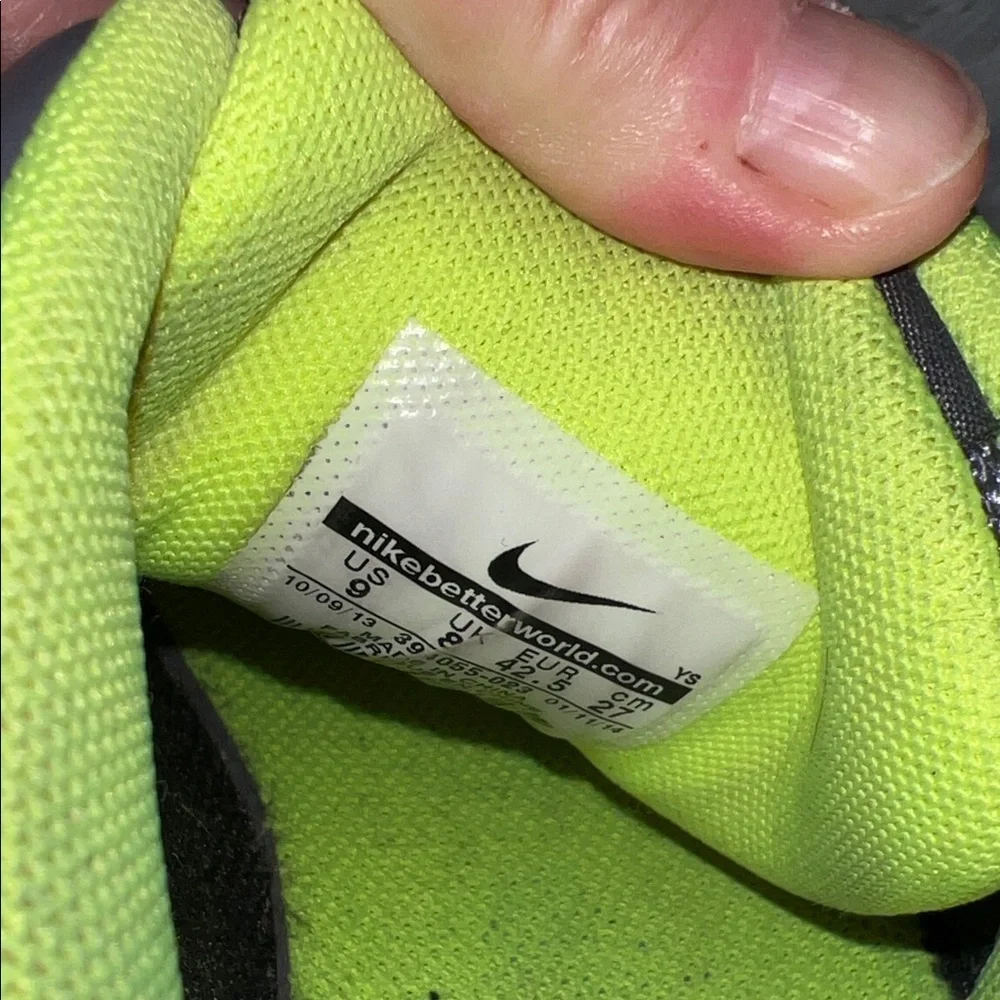 Nike dynamic shoes